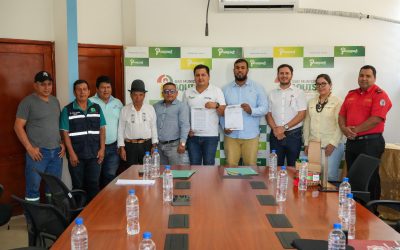 Firma de convenio permitirá construir 6 cubiertas en Paquisha